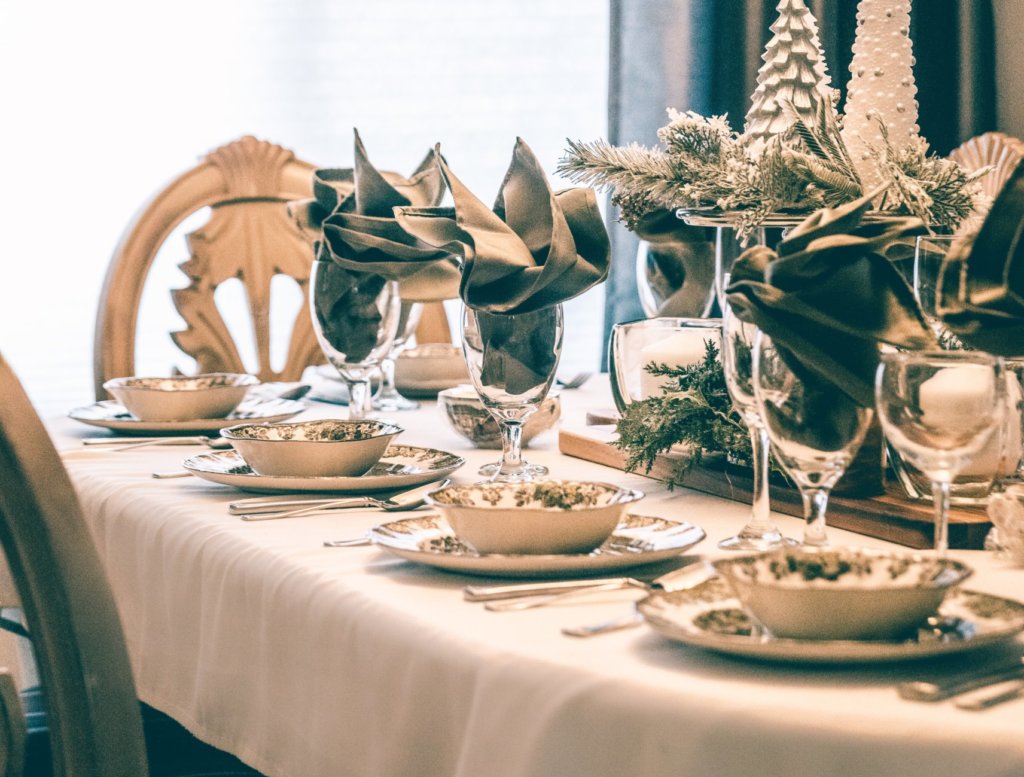 Christmas table setting.